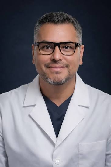 Dr. Miguel Dávila